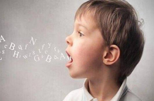 2歲孩子突然說話口吃了怎么辦？