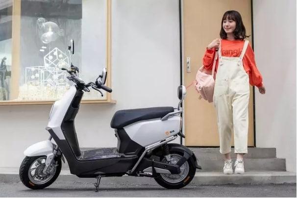 股價(jià)下跌42.07%！號(hào)稱(chēng)第一的雅迪電動(dòng)車(chē)，也不行了？