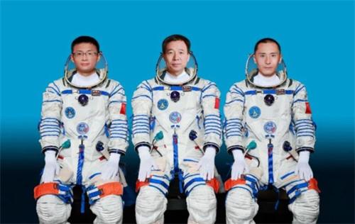 中國(guó)神舟十六號(hào)航天員乘組揭曉，首次載人飛行任務(wù)即將出征太空