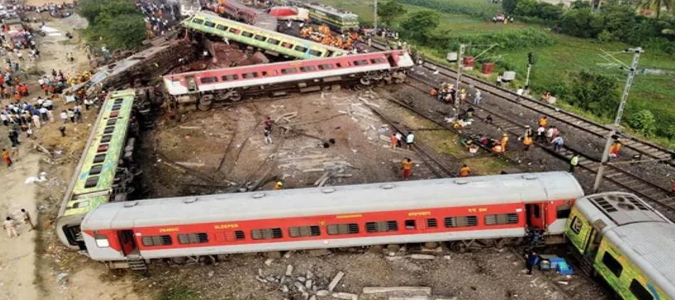 印度火車相撞造成288人死亡，印鐵道部宣布賠償方案：死者家屬可獲8.6萬元，重傷者獲賠1.7萬元