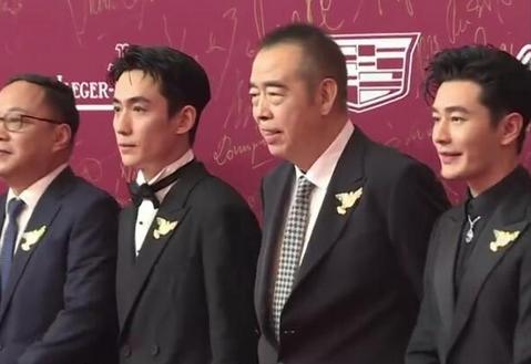 陳凱歌推朱一龍、拉朱亞文、拽黃曉明引發(fā)熱議：網(wǎng)友稱大家都很謙讓