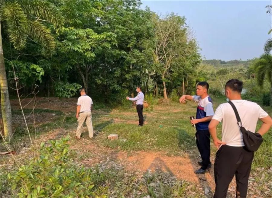 19年前貪污犯的尸骸現(xiàn)于海南澄邁橡膠林內(nèi)的三輪車中，警方追蹤解密