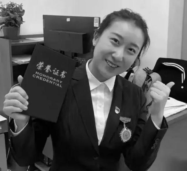夜市悲?。号釉飧呖諕佄镏旅?，兇手向警察詢問判決結(jié)果