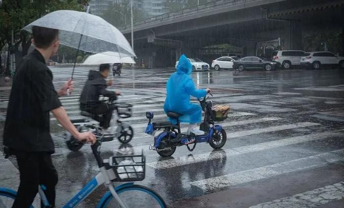 北京降雨過程持續(xù)，公眾需防范自然災(zāi)害