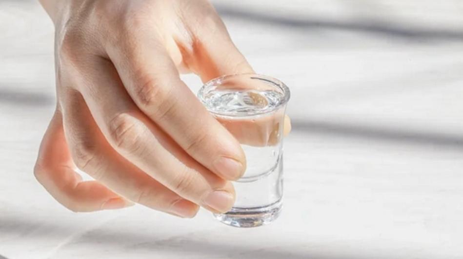 未成年涉白酒事件：13歲女孩遭逼飲一瓶酒，涉事人均不滿(mǎn)14歲