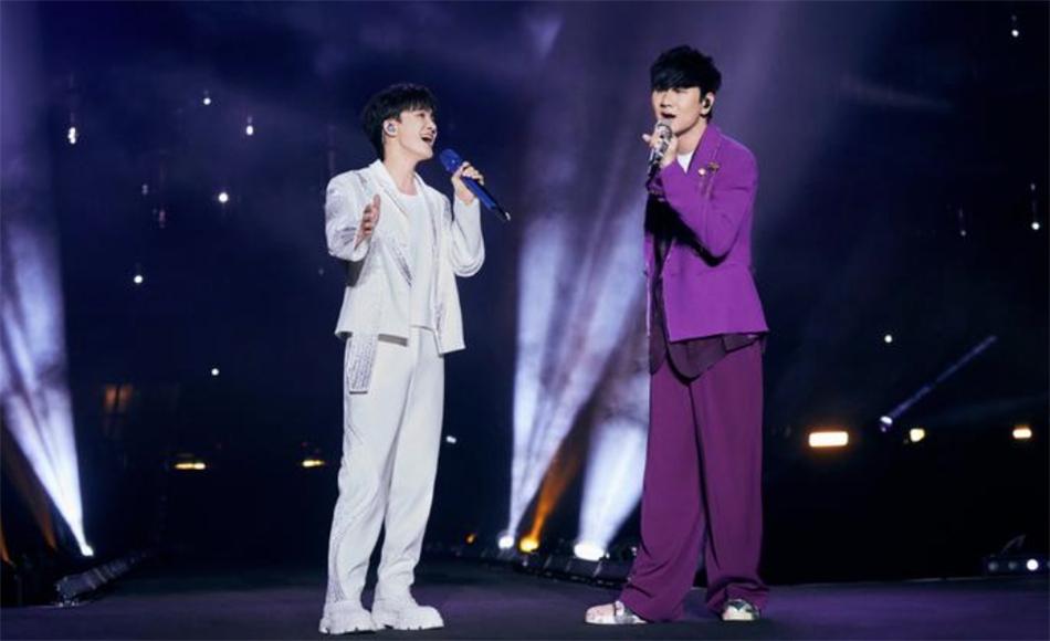 周深加盟林俊杰演唱會(huì)，合唱《大魚(yú)》感動(dòng)現(xiàn)場(chǎng)觀眾
