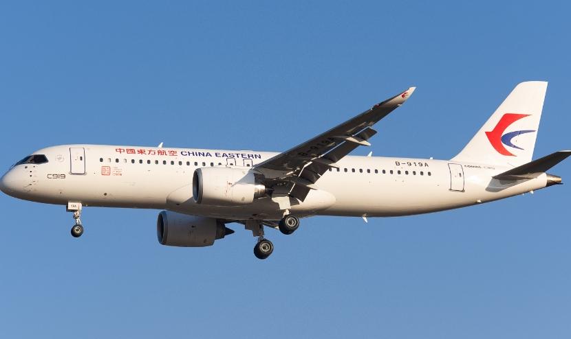 中國(guó)東航簽署C919大型客機(jī)百架訂單，商業(yè)運(yùn)營(yíng)蓄勢(shì)待發(fā)