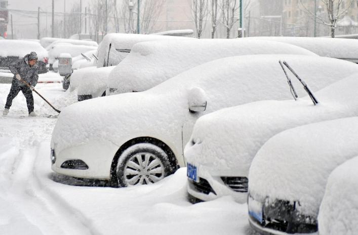 武漢市氣象臺發(fā)布暴雪黃色預警信號：專家呼吁加強各項防雪措施，保障市民安全