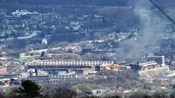 美國陸軍工廠爆發(fā)火災(zāi)，黑煙滾滾！部分炮彈運往烏克蘭