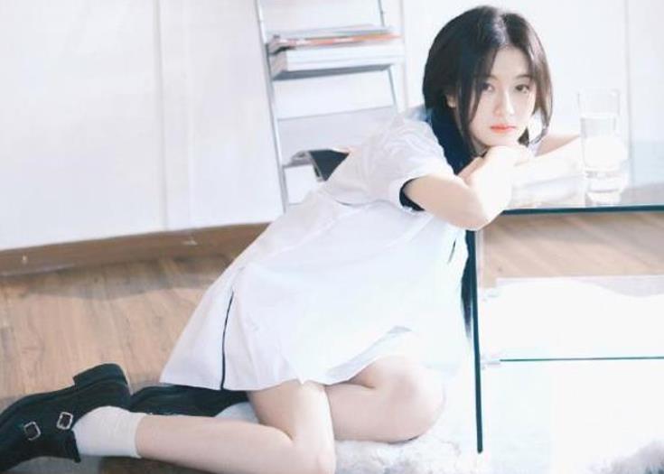 時尚對決：李蘭迪與張元英同穿一套衣，各有各的美