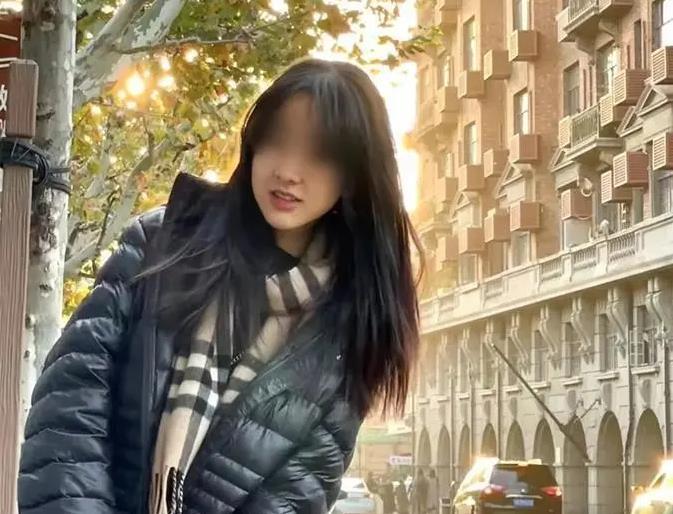 新加坡留學(xué)生李佳軒突遭不幸墜亡，父親呼吁徹查真相