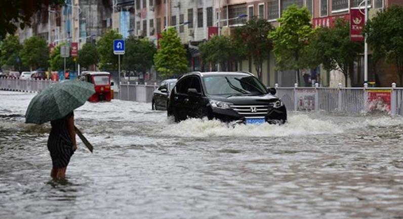 河南信陽光山縣狂風(fēng)暴雨致多人死亡消息全是假的！